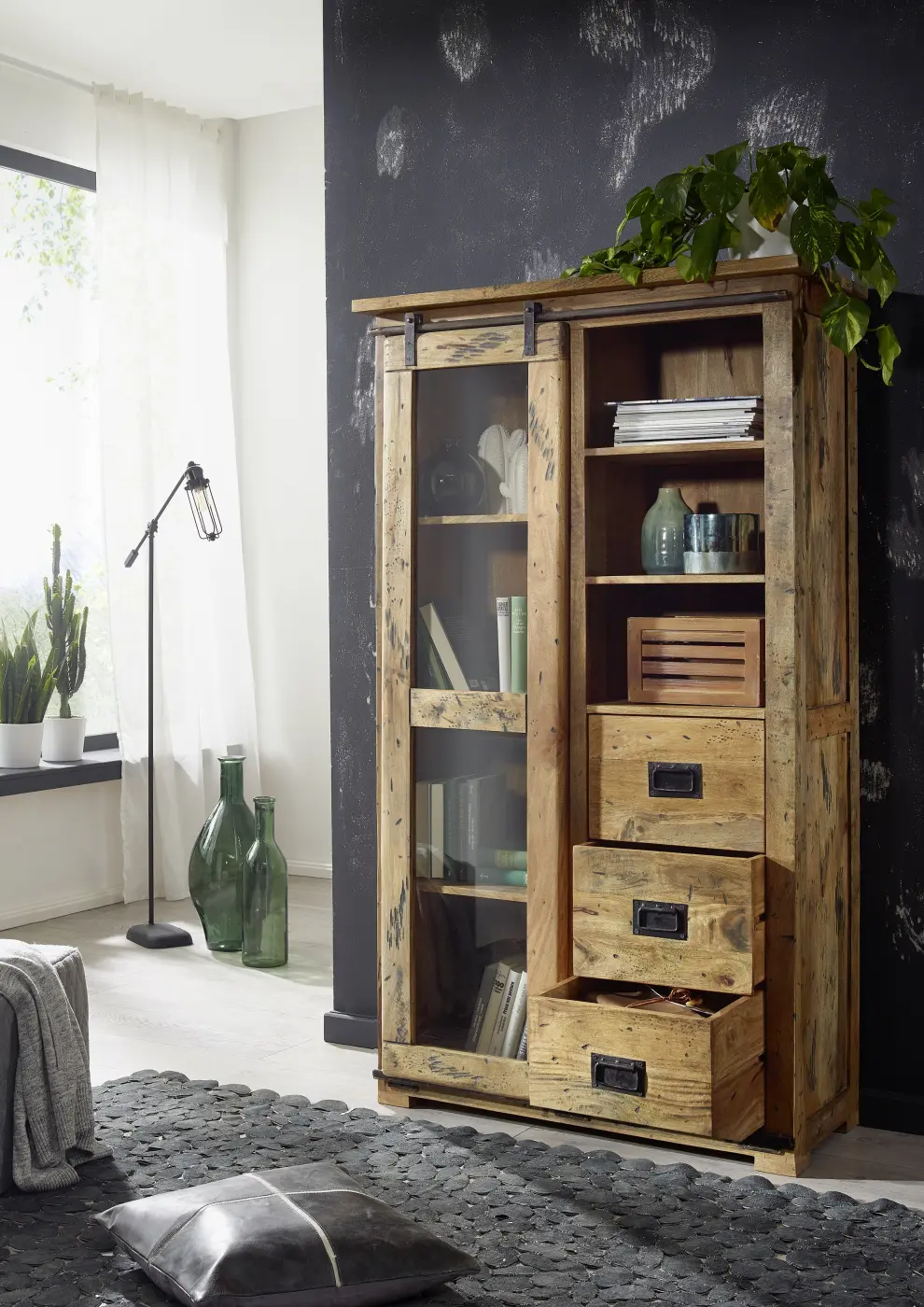 3S Frankenmöbel Vitrine Mango lackiert ca. 100x175x45 cm